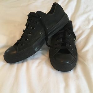Converse Black, Women’s sz 9